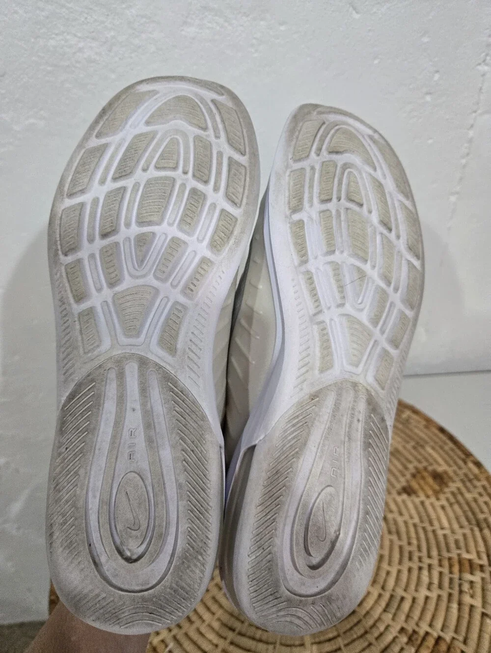 Nike Air Max Axis White Sneakers